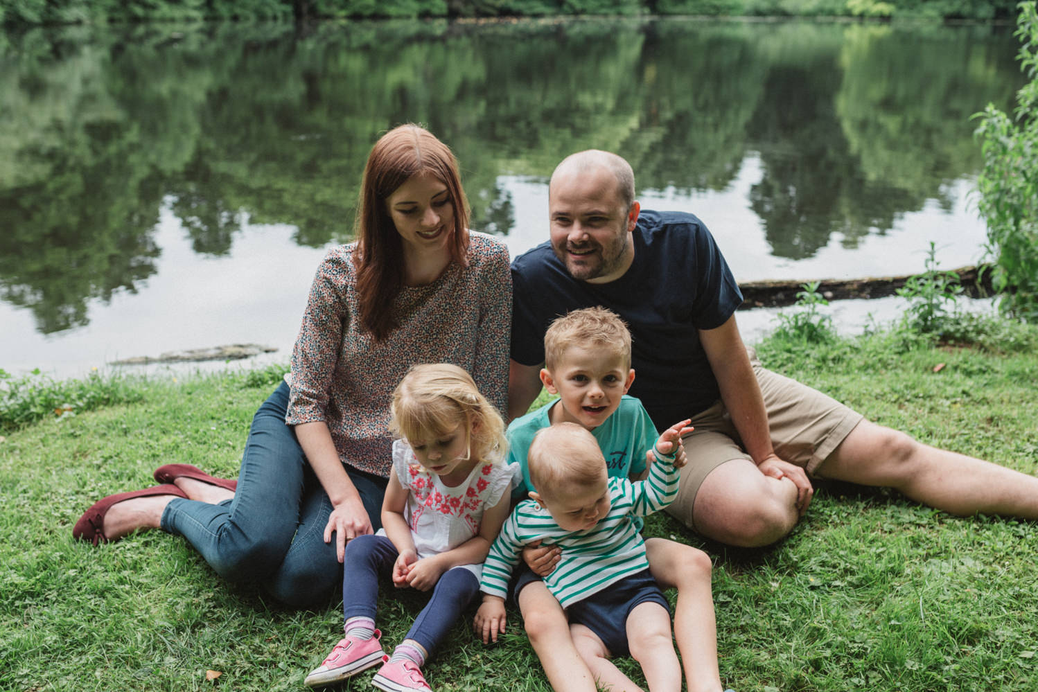 relaxed outdoor family shoot in Ipswich Suffolk