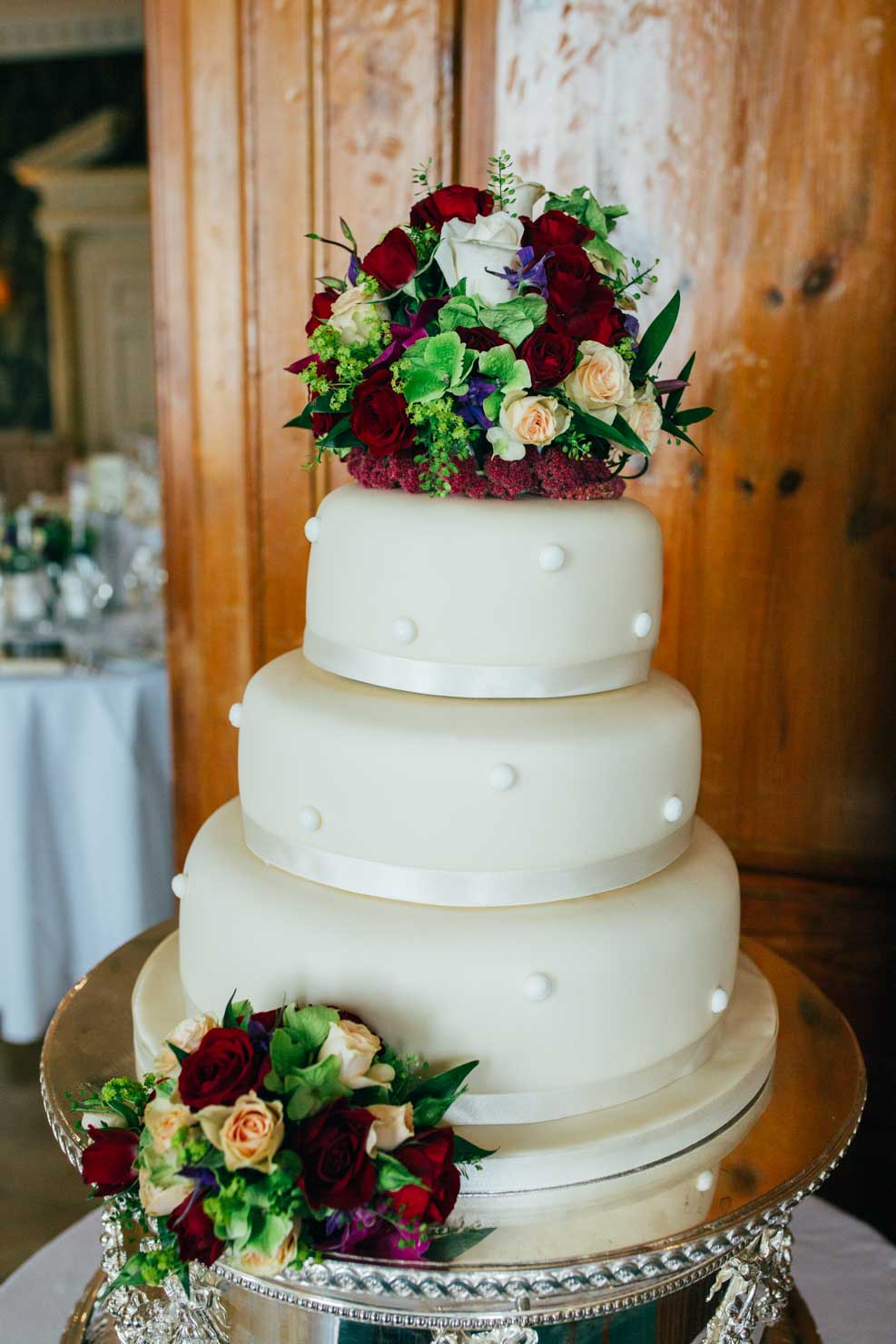 searcys knightsbridge wedding photography of wedding cake