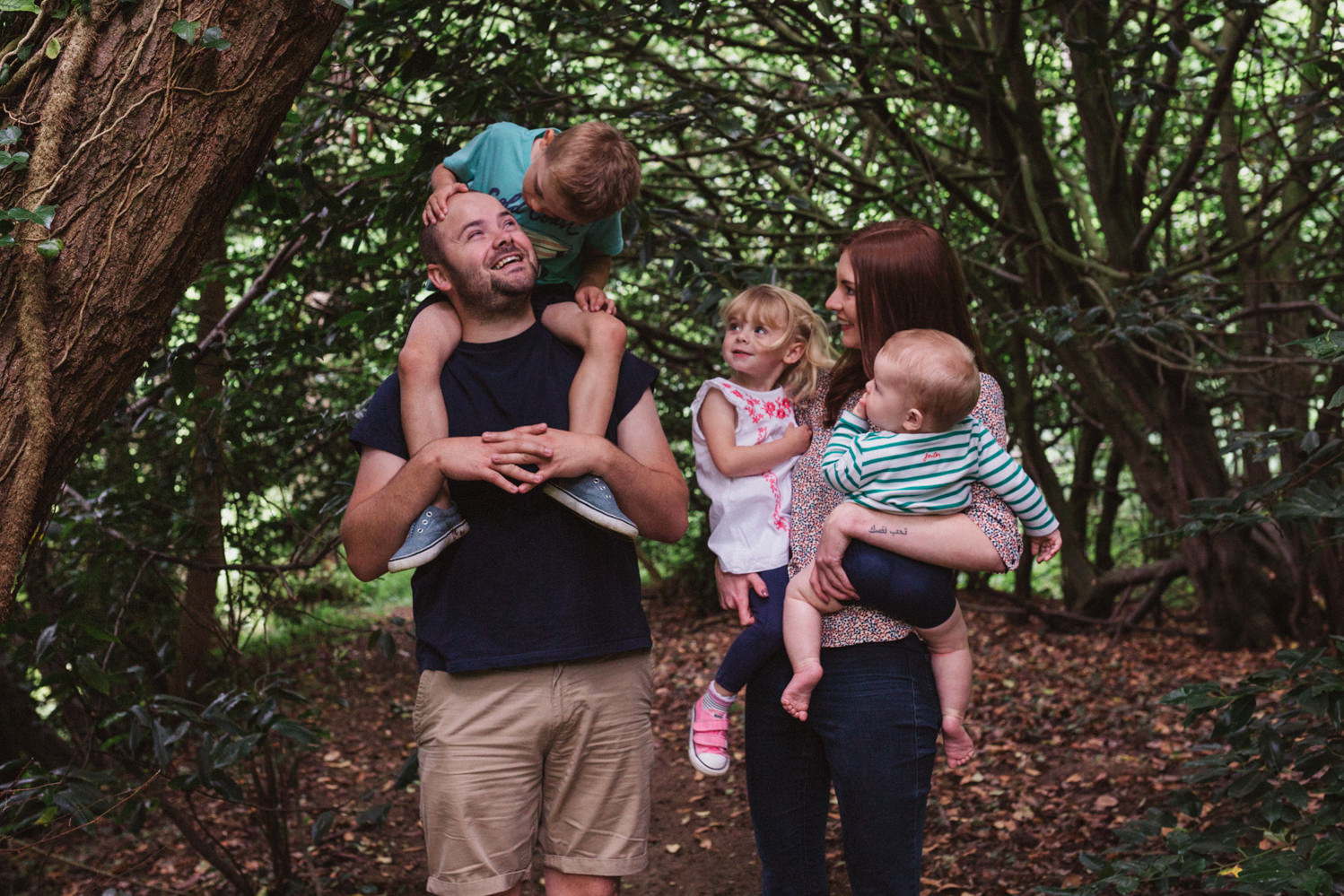 natural outdoor family shoot in Ipswich Suffolk